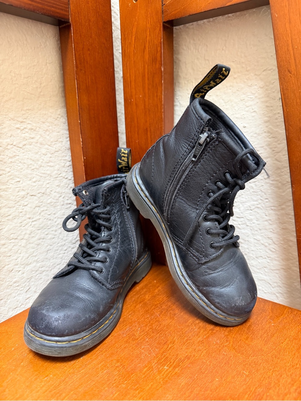 🔹Dr. Martens 1460 Junior/Youth Lace-Up Boots with an added inner side zipper